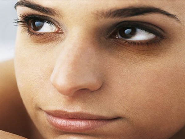 ज्यादा सोने से हो सकते है डार्क सर्कल ज्यादा सोने से हो सकते है डार्क सर्कल