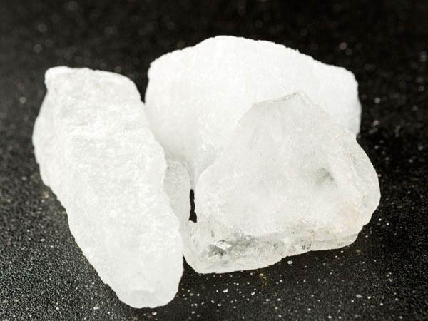 फिटकरी स्क्रब फिटकरी स्क्रब