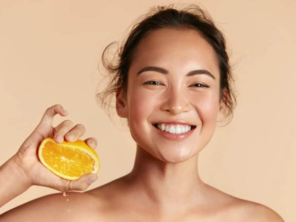 विटामिन सी चेहरे पर कैसे लगाएं? विटामिन सी चेहरे पर कैसे लगाएं?