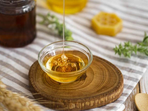 शहद और ऑलिव ऑयल शहद और ऑलिव ऑयल