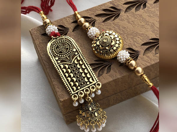 लटकन राखी लटकन राखी