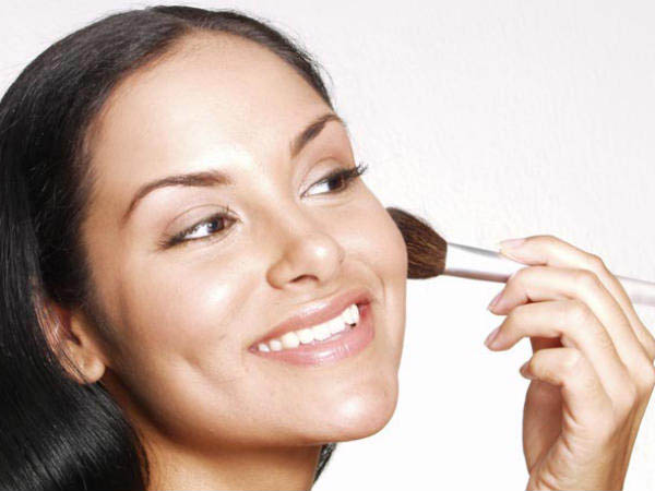 ऑयली स्किन के लिए मेकअप टिप्स ऑयली स्किन के लिए मेकअप टिप्स