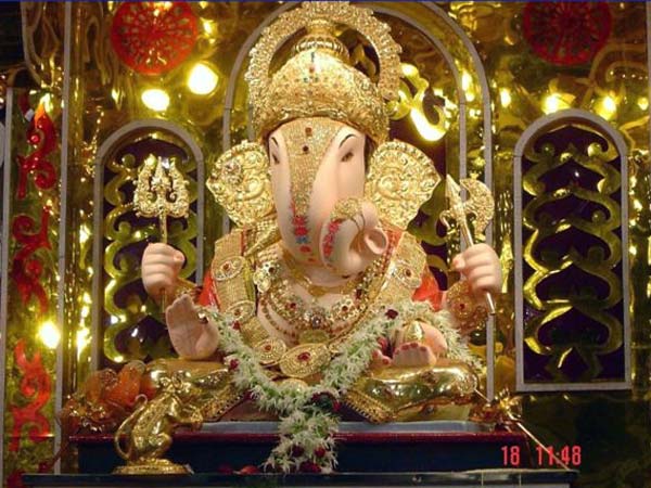 मन्दिर में करें गणपति के दर्शन मन्दिर में करें गणपति के दर्शन