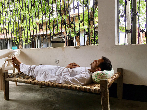 तो क्या खाट पर सोने से सच में कमर दर्द में आराम मिलता है? तो क्या खाट पर सोने से सच में कमर दर्द में आराम मिलता है?