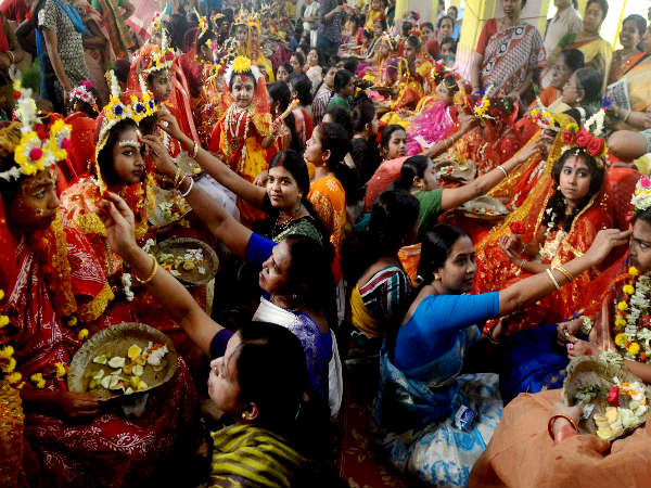 कन्या पूजन से पूरी होती है नवरात्रि कन्या पूजन से पूरी होती है नवरात्रि