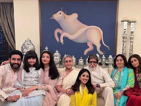 अमिताभ बच्चन के घर में है दोड़ते हुए बुल की पेंटिंग अमिताभ बच्चन के घर में है दोड़ते हुए बुल की पेंटिंग