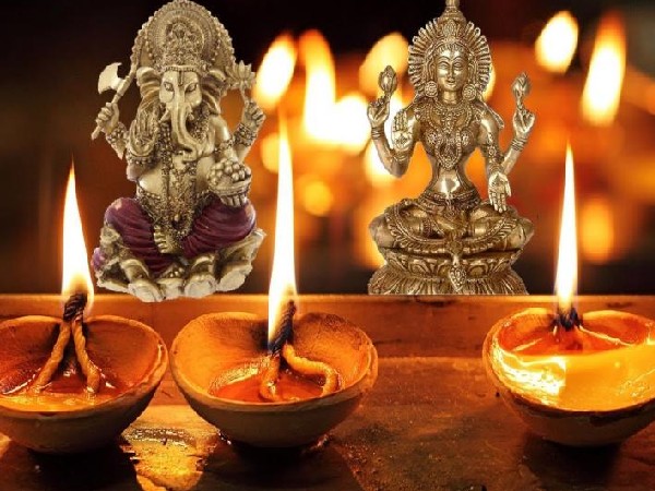 मंदिर में जलाएं मिट्टी का दीपक मंदिर में जलाएं मिट्टी का दीपक