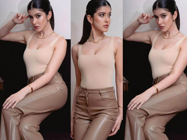 न्यूड शेड लेदर पैंट में शनाया कपूर न्यूड शेड लेदर पैंट में शनाया कपूर