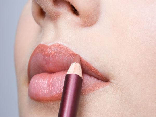 लिप लाइनर का करें यूज लिप लाइनर का करें यूज