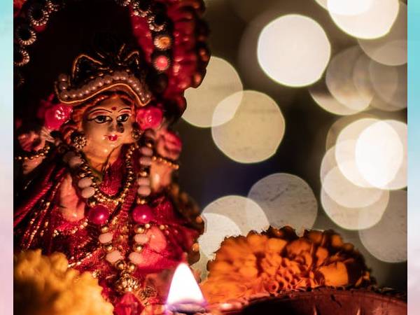 नौवां दिन- मां सिद्धिदात्री की पूजा-विधि नौवां दिन- मां सिद्धिदात्री की पूजा-विधि