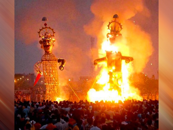 राम लीला हिंदू संस्कृति का बड़ा हिस्सा राम लीला हिंदू संस्कृति का बड़ा हिस्सा