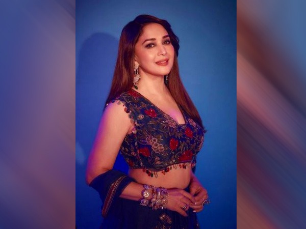 माधुरी डांसिंग वीडियो, वायरल ट्रेंड संग रहती हैं अपडेट माधुरी डांसिंग वीडियो, वायरल ट्रेंड संग रहती हैं अपडेट