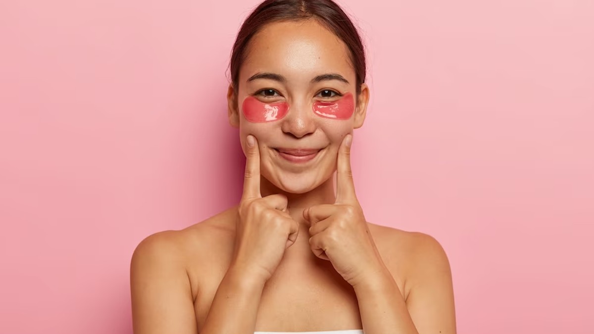 DIY Eye Masks आंखों की सूजन और डार्क सर्कल्स से छुटकारा पाने के लिए