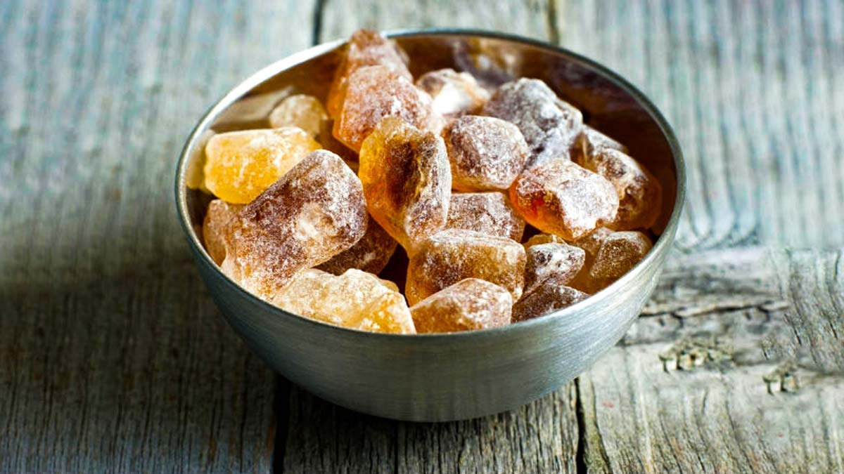 ताल मिश्री के बारे में सुना है, इस भूरे रंग की मिश्री को खाने के बहुत फायदे Amazing Benefits