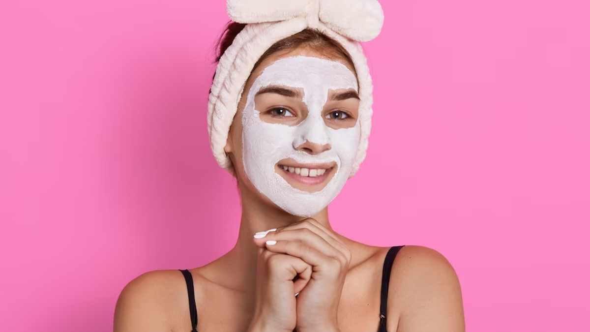 Summer Skin Care Tips टैनिंग, पिंपल्स की समस्या दूर करें 2 चम्मच दही
