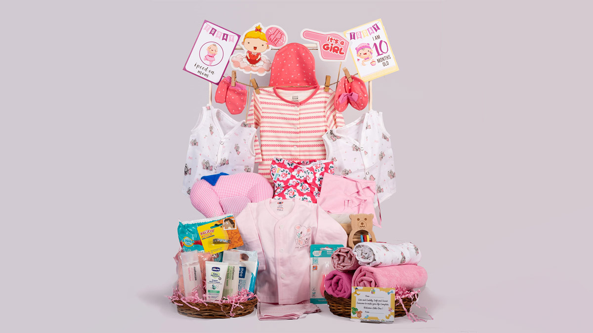 New Born Baby Gift Ideas घर में आया है नन्‍हा मेहमान, इन 10 यूनिक