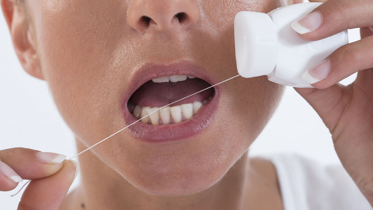 Toothpick VS Dental Floss टूथपिक या डेंटल फ्लॉस, ओरल हेल्थ का कौन रखता है बेहतर ख्याल