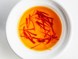 Here Is Why You Should Start Drinking Saffron Water Everyday Here Is Why You Should Start Drinking Saffron Water Everyday