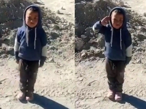 Video Viral Of Young Boy Saluting Itbp Troops With High Josh Wins Over Twitter Video Viral Of Young Boy Saluting Itbp Troops With High Josh Wins Over Twitter
